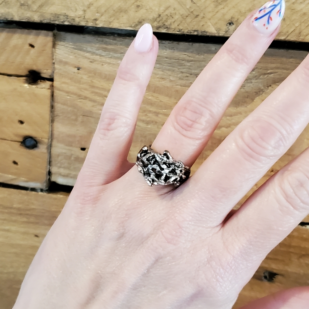 Adjustable silvertone branch motif ring - Picture 2 of 7